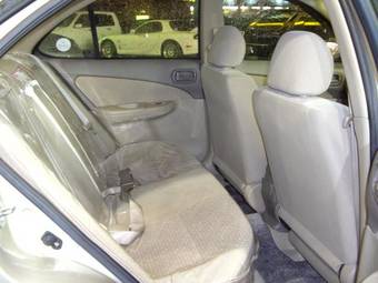 2004 Nissan Sunny Pictures