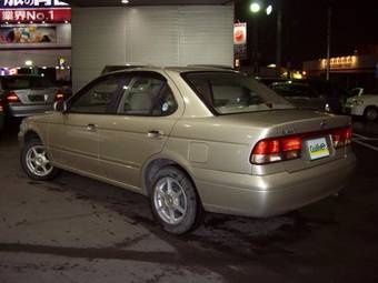 2004 Nissan Sunny Wallpapers