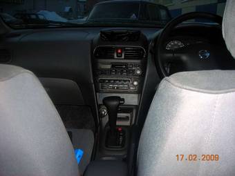 2004 Nissan Sunny Pictures