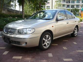 2004 Nissan Sunny Pictures