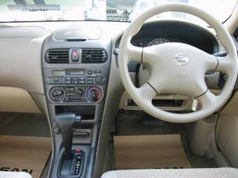 2004 Nissan Sunny Photos