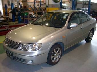 2004 Nissan Sunny Pictures