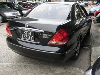2004 Nissan Sunny Pictures