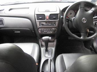 2004 Nissan Sunny Pictures
