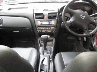 2004 Nissan Sunny Pictures