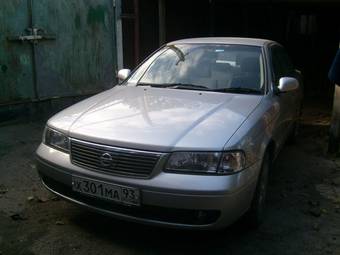 2004 Nissan Sunny Photos