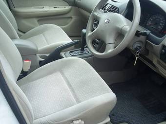 2004 Nissan Sunny Pictures
