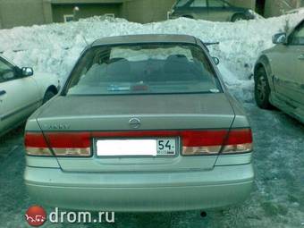 2004 Nissan Sunny Pictures