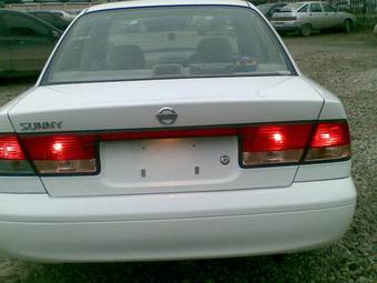 2004 Nissan Sunny Photos
