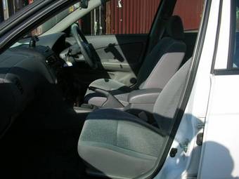 2004 Nissan Sunny Images