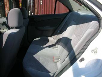 2004 Nissan Sunny Pictures