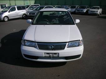2004 Nissan Sunny Photos