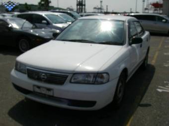 2004 Nissan Sunny Photos