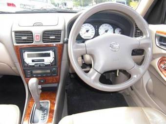 2004 Nissan Sunny Wallpapers