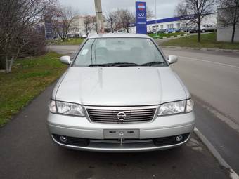 2004 Nissan Sunny Photos