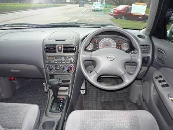 2004 Nissan Sunny Pics