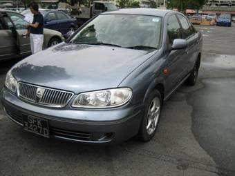 2004 Nissan Sunny Pictures