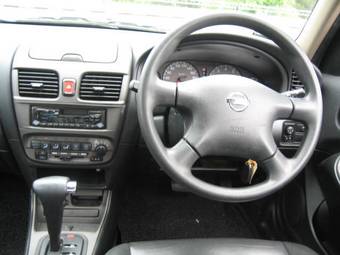 2004 Nissan Sunny Photos