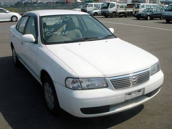 2004 Nissan Sunny Pictures