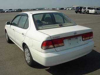 2004 Nissan Sunny Pics