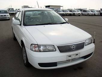 2004 Nissan Sunny Photos