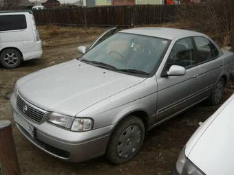 2004 Nissan Sunny Photos