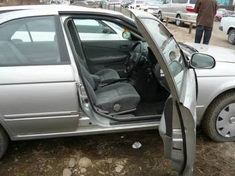 2004 Nissan Sunny Photos