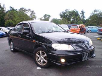 2004 Nissan Sunny Pictures