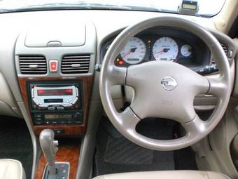 2004 Nissan Sunny Images