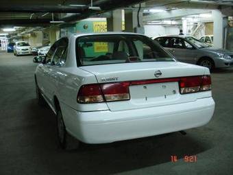 2004 Nissan Sunny Photos