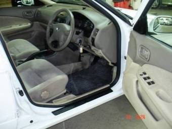 2004 Nissan Sunny Photos