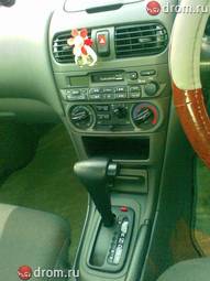 2004 Nissan Sunny Pictures