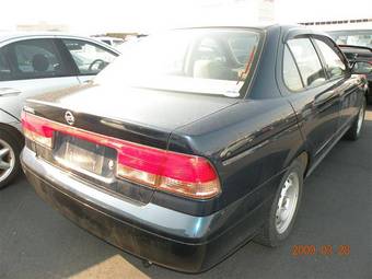 2004 Nissan Sunny Pictures