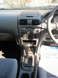 2004 Nissan Sunny Pictures