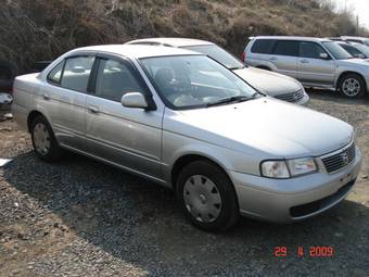 2004 Nissan Sunny Photos