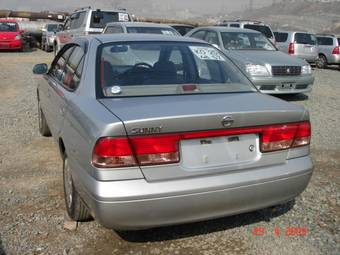 2004 Nissan Sunny Pictures