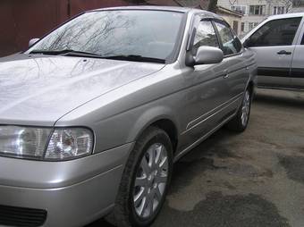 2004 Nissan Sunny Pictures