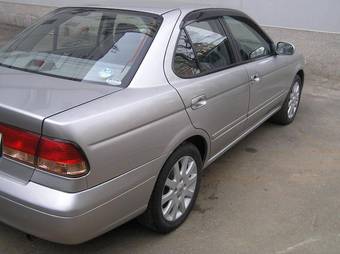 2004 Nissan Sunny Photos