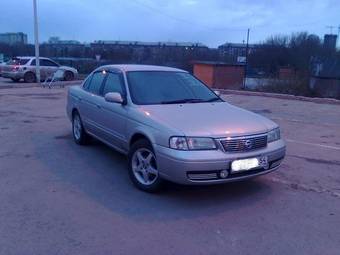 2004 Nissan Sunny Pictures