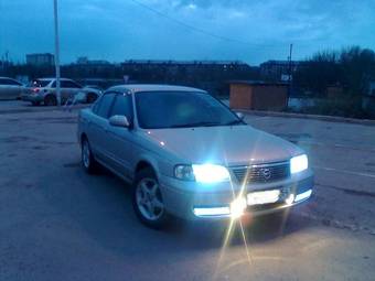 2004 Nissan Sunny Photos