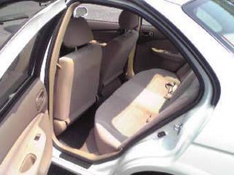 2004 Nissan Sunny Photos