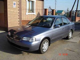 2004 Nissan Sunny Photos