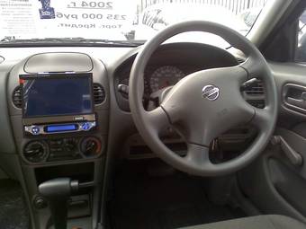 2004 Nissan Sunny Photos