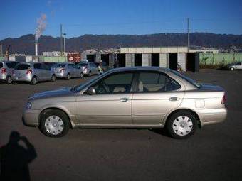 2004 Nissan Sunny Pictures