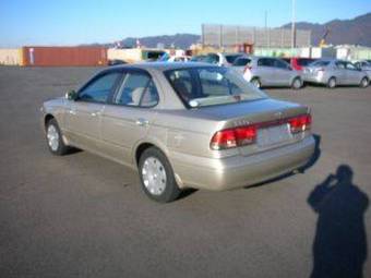2004 Nissan Sunny Pics
