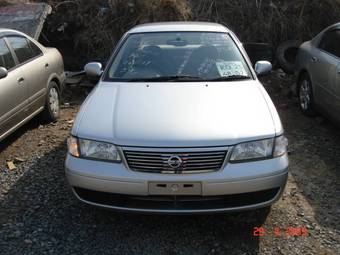 2004 Nissan Sunny Photos