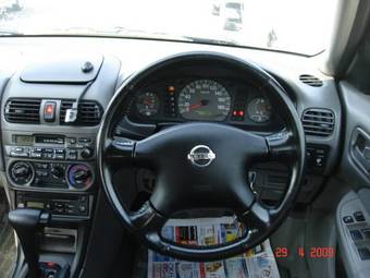 2004 Nissan Sunny Wallpapers