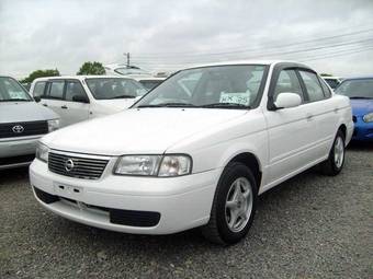 2004 Nissan Sunny Photos