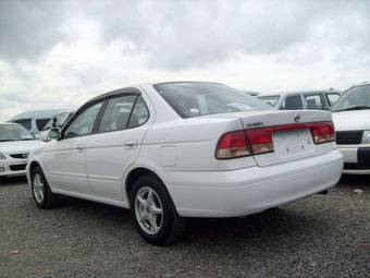 2004 Nissan Sunny Pictures