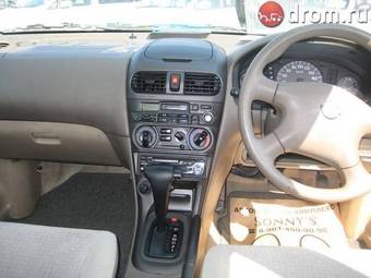 2004 Nissan Sunny Photos